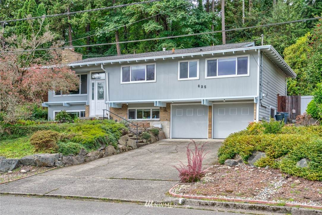 625 109th Avenue - Photo 1