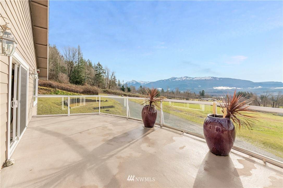 11918 336th Drive - Photo 1