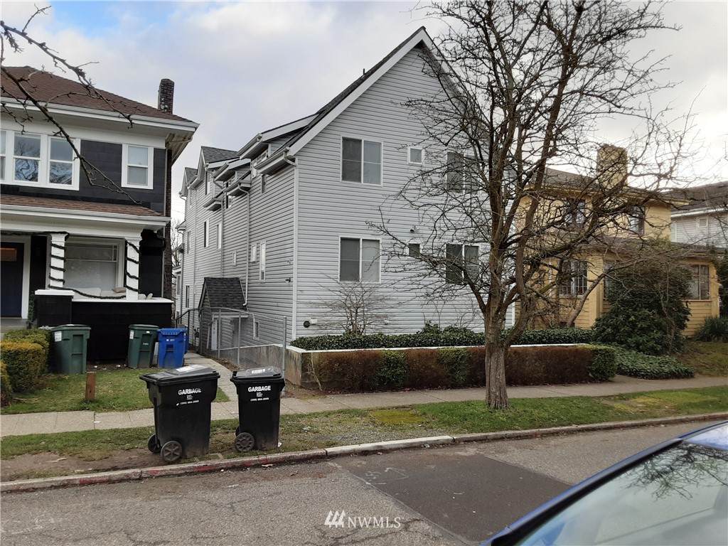 4746 19th Avenue - Photo 1