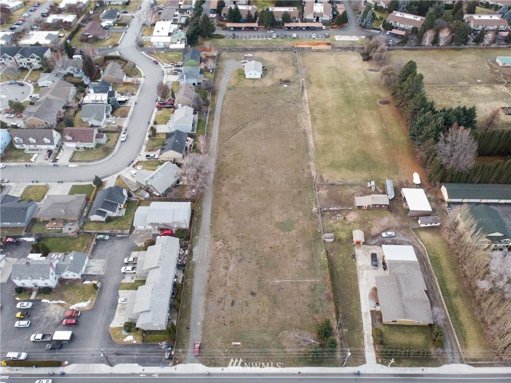 1415 Maple Street - Photo 1