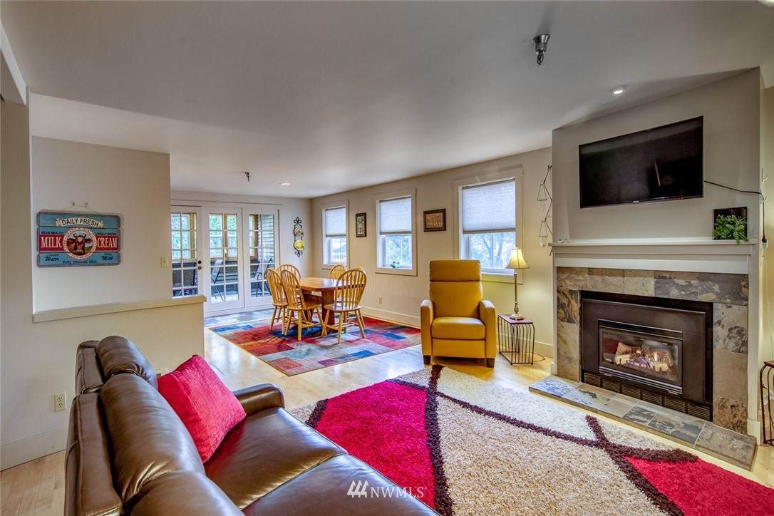 490 Madison Avenue - Photo 1