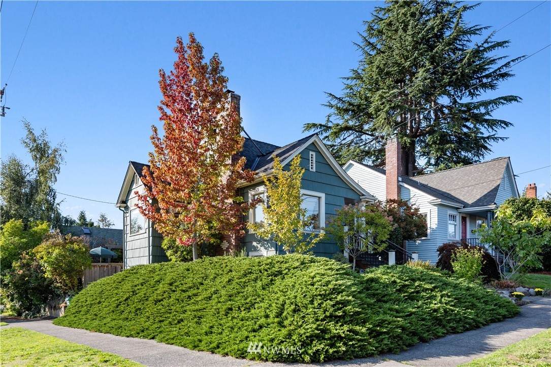 4701 36th Avenue - Photo 1