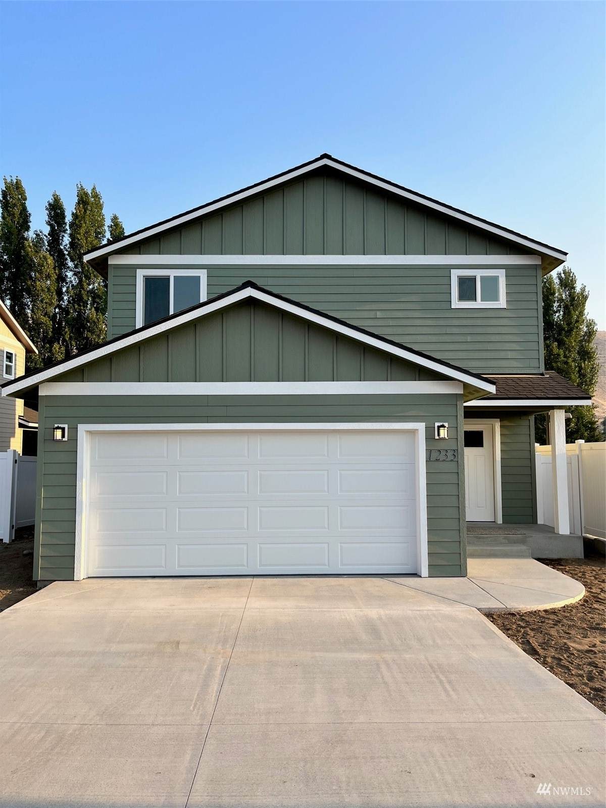 1233 Theo Way - Photo 1