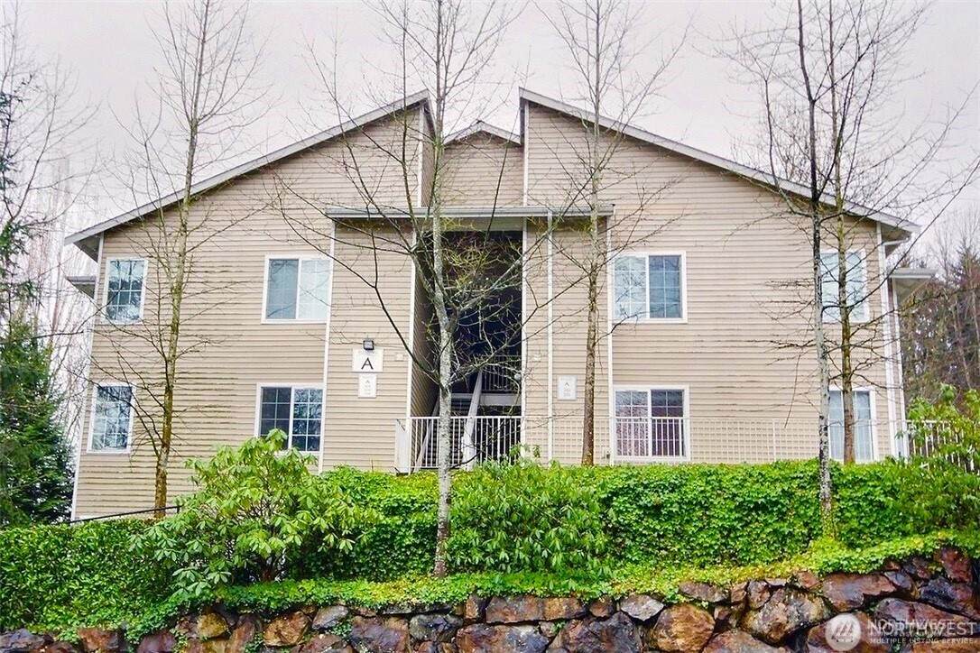 801 Rainier Avenue - Photo 1