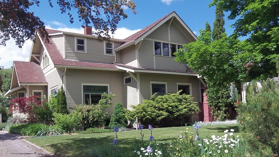 695 4th Ave - Photo 1