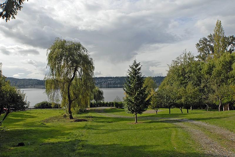 2675 Lake Sammamish Pkwy - Photo 1