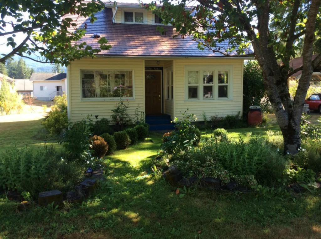 419 Orchard Ave - Photo 1