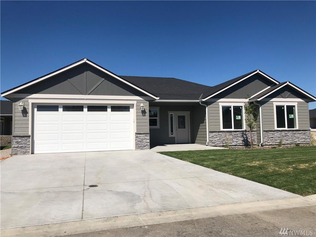 208 Pershing Cir - Photo 1