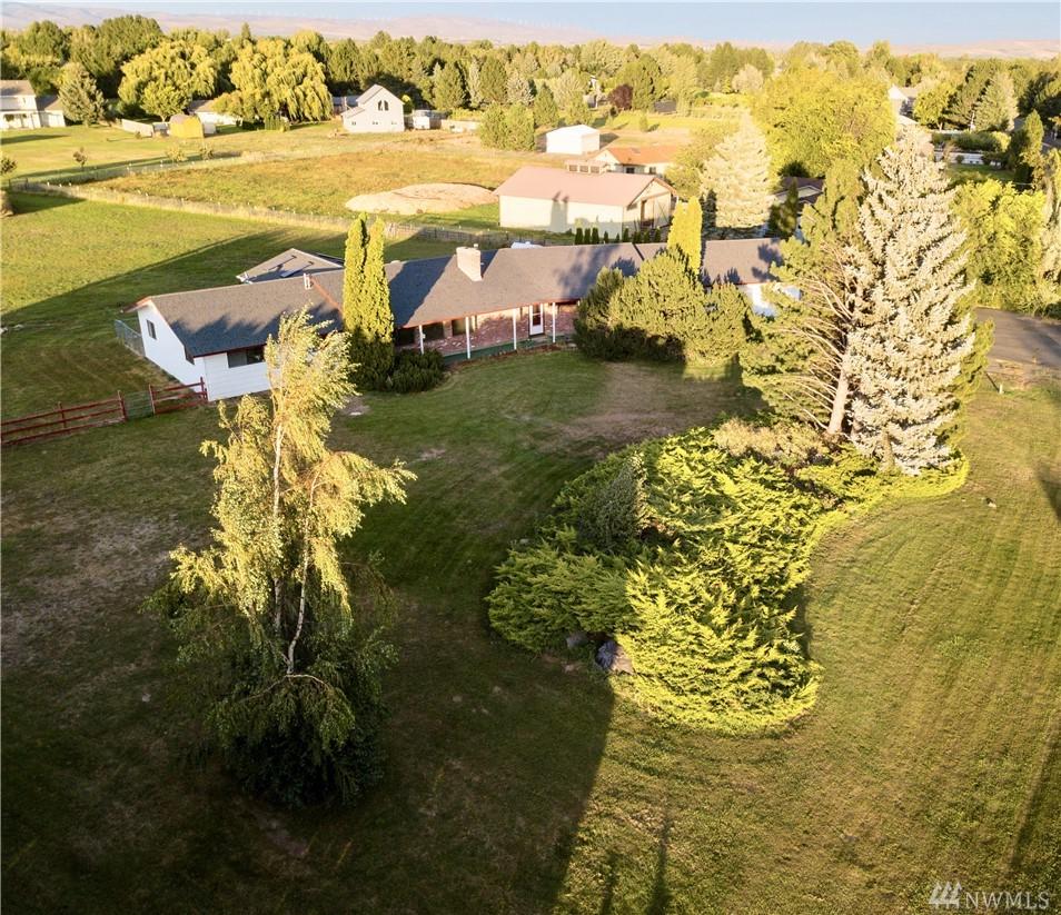 1903 Mt. Daniels Dr - Photo 1
