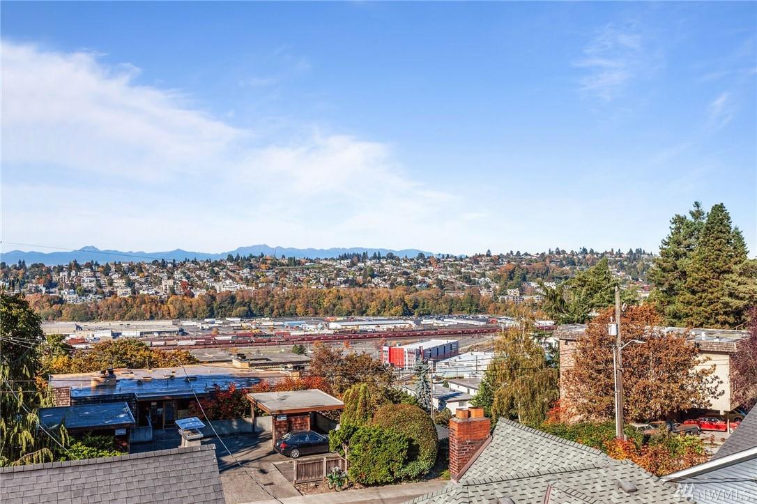 1906 11th Ave - Photo 1