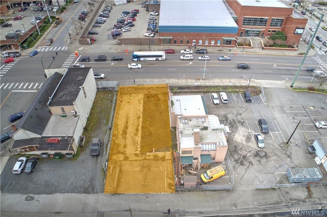 2931 Broadway - Photo 1