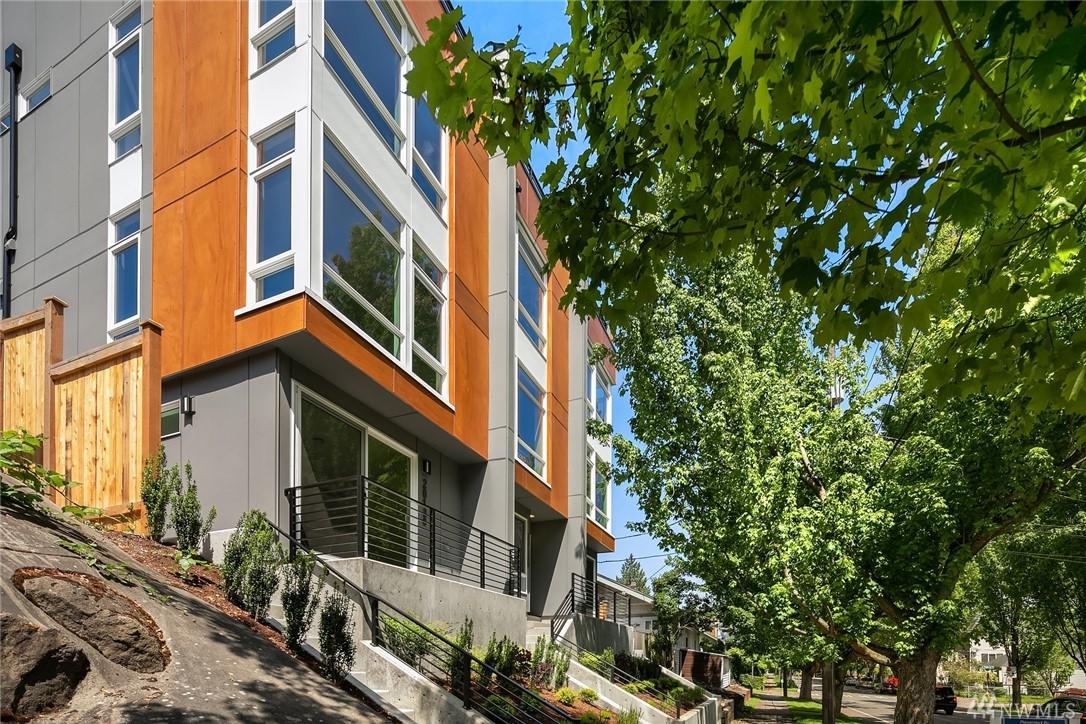 2011 15th Ave - Photo 1