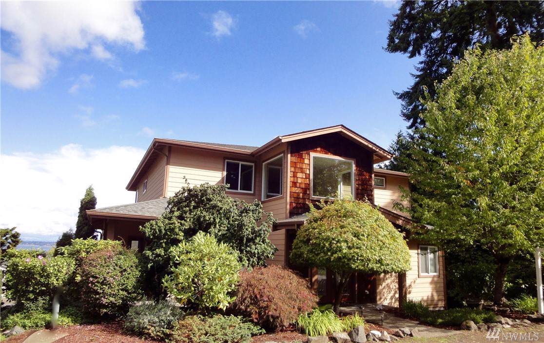 2555 Oregon Ave - Photo 1