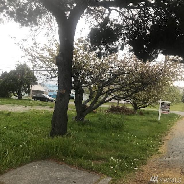 902 24th St - Photo 1