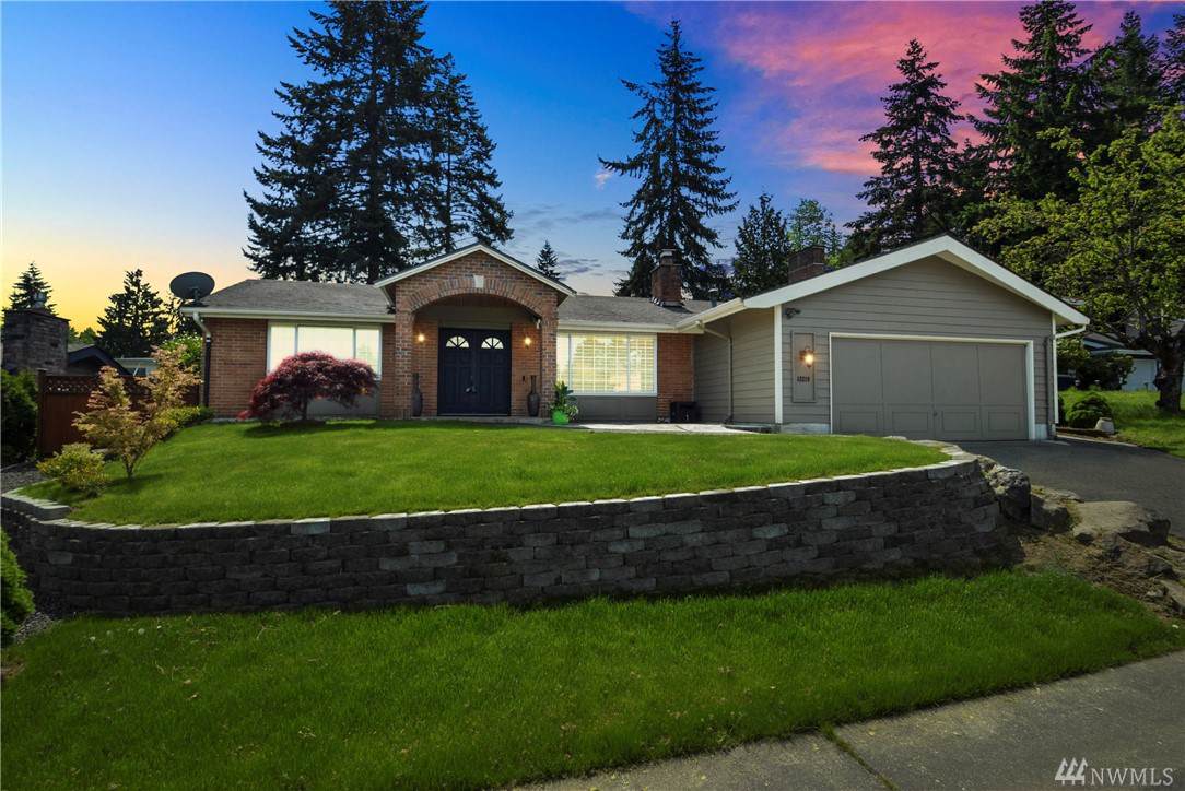 12219 Se 65th Street, Bellevue - Photo 1