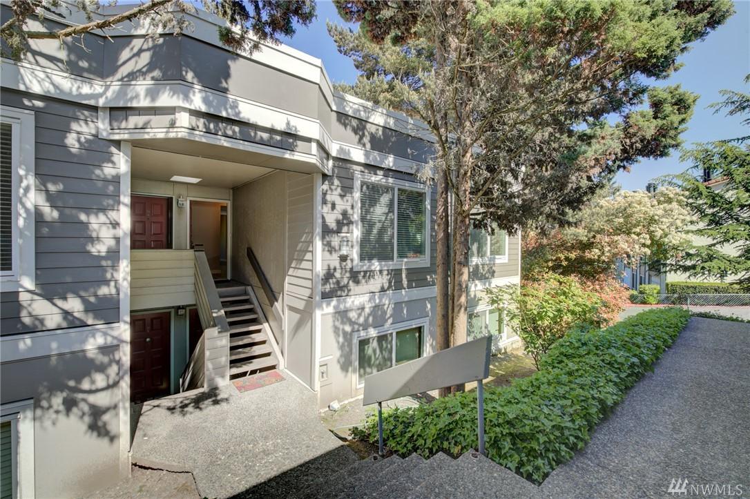 4202 Factoria Blvd - Photo 1