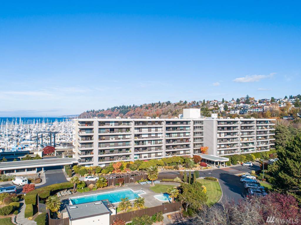 6535 Seaview Ave - Photo 1