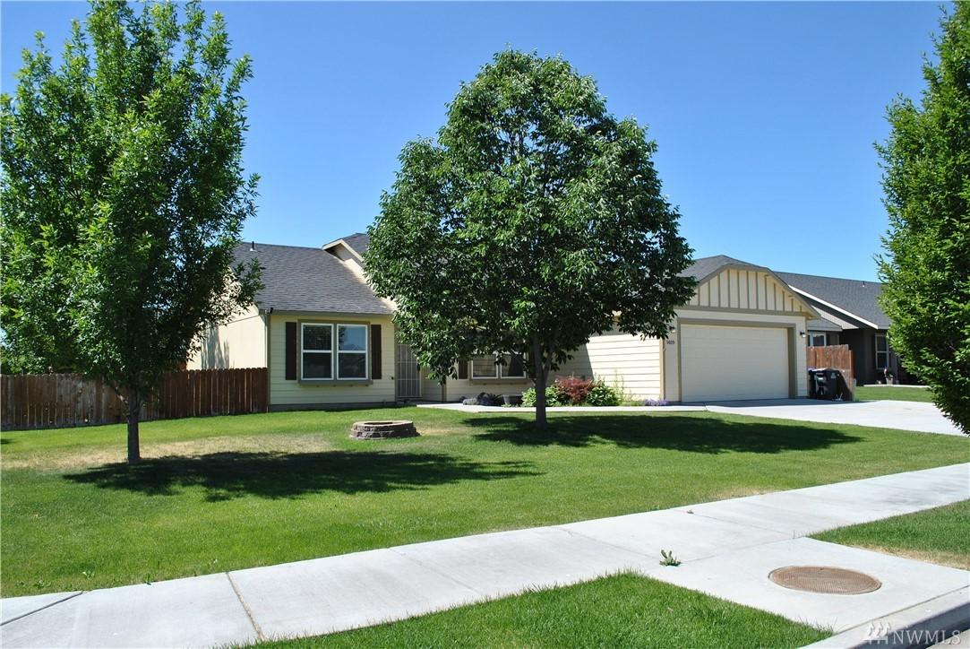 1409 Raymond Dr - Photo 1