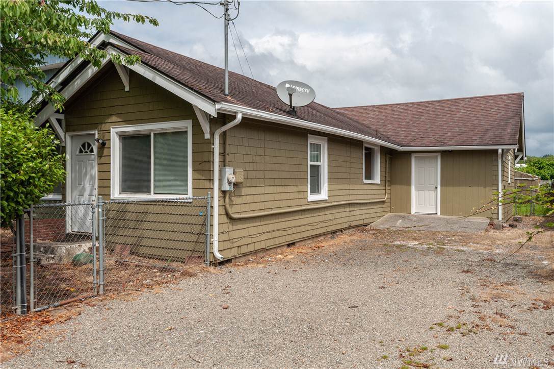 414 Harriman St - Photo 1
