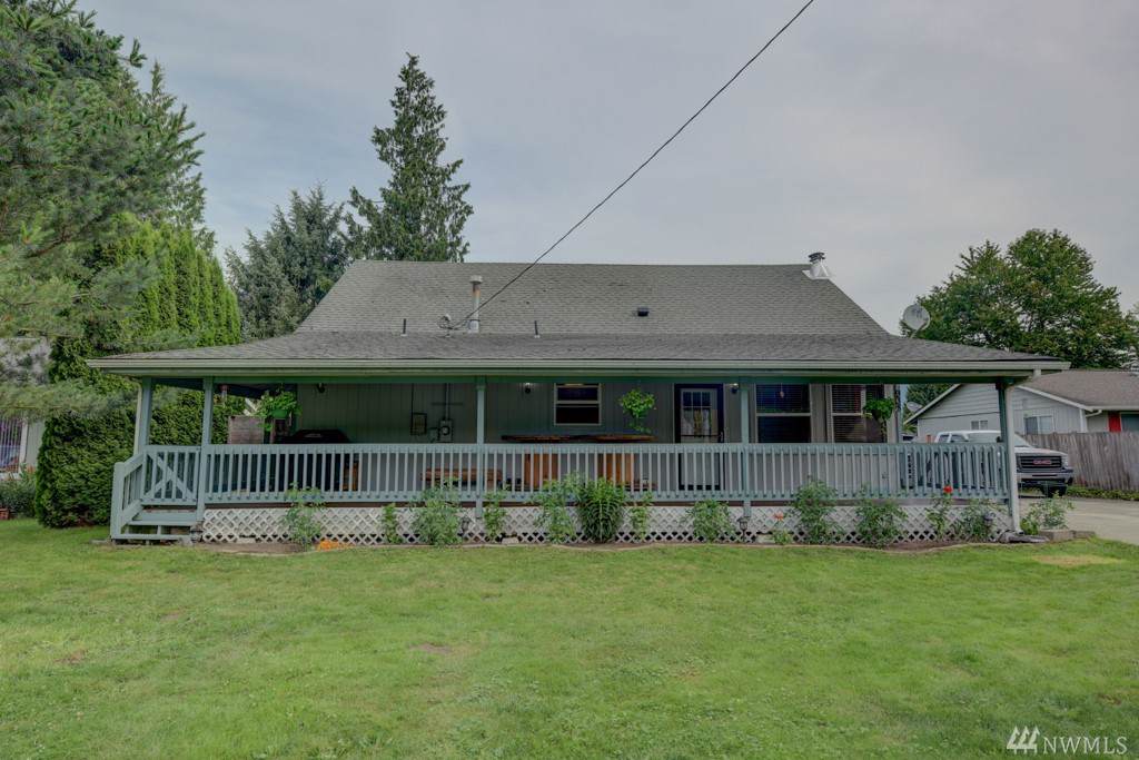 938 Alexander St - Photo 1