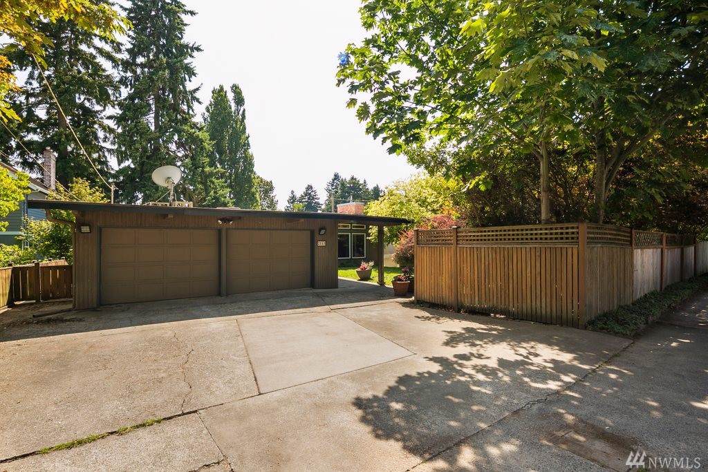 2113 128th St - Photo 1