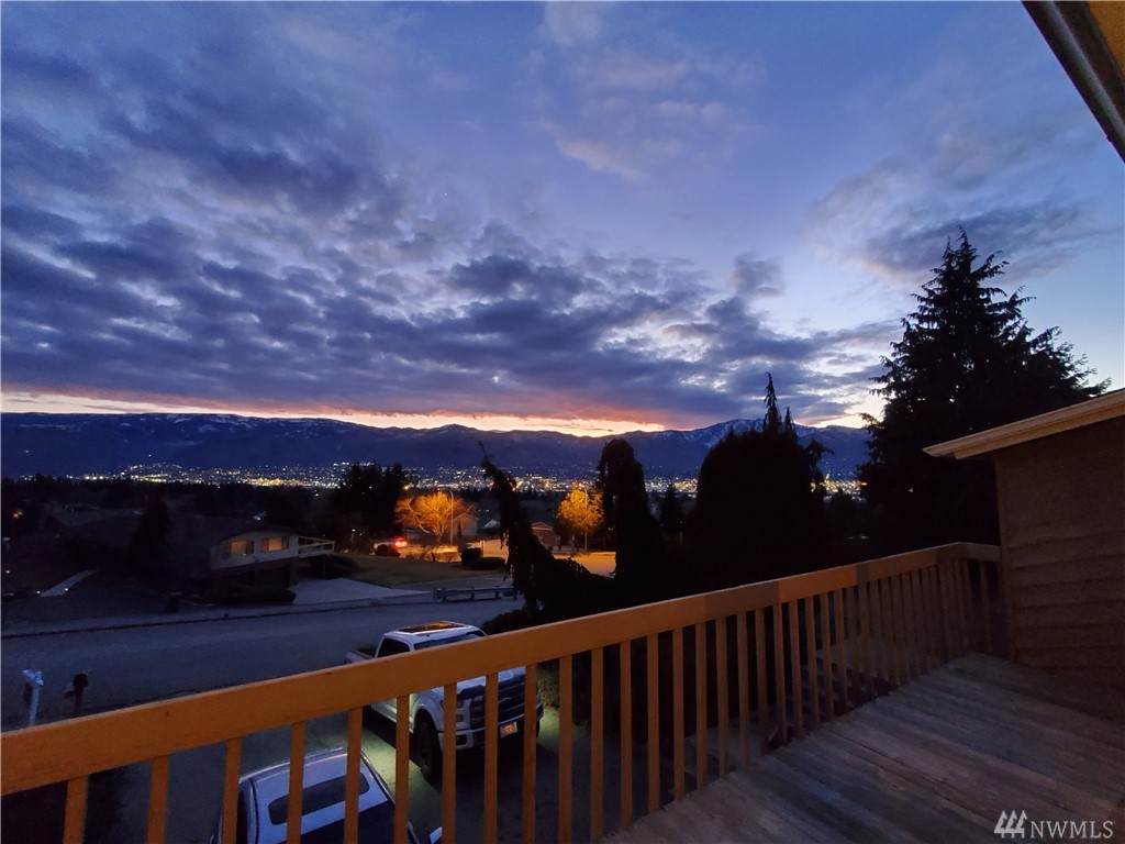 1946 Valley View Blvd - Photo 1