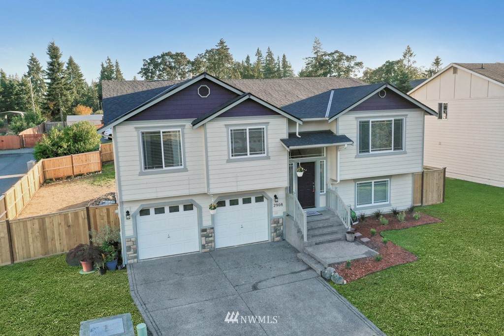 2908 162nd St E - Photo 1