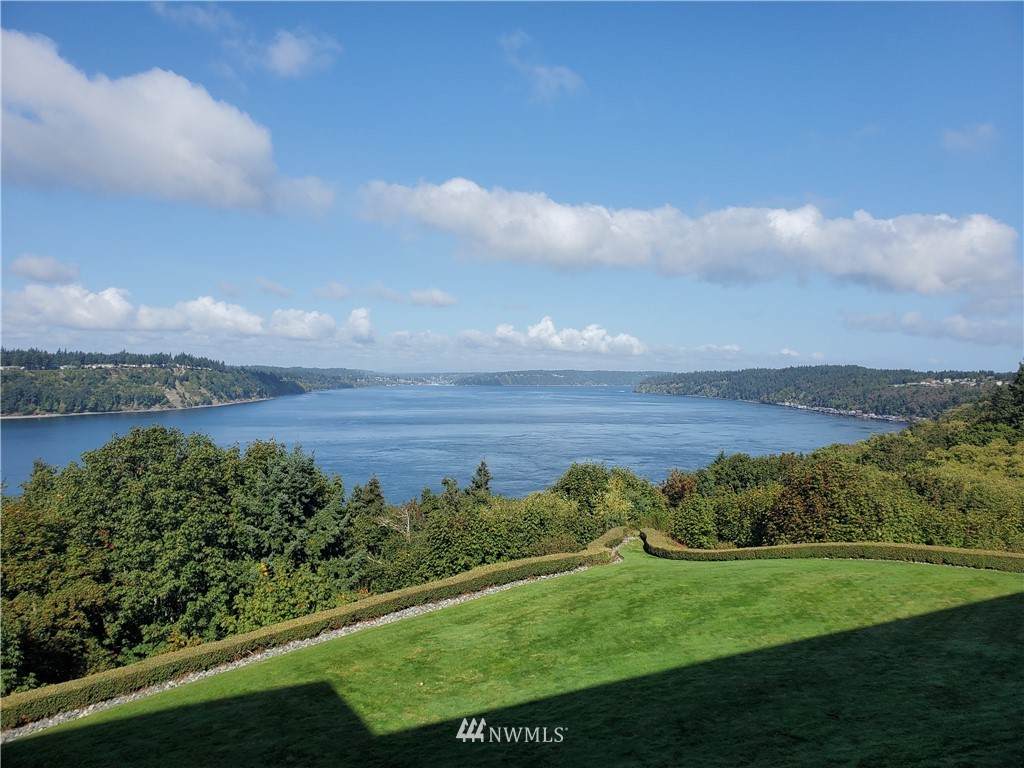 3016 Narrows Drive - Photo 1
