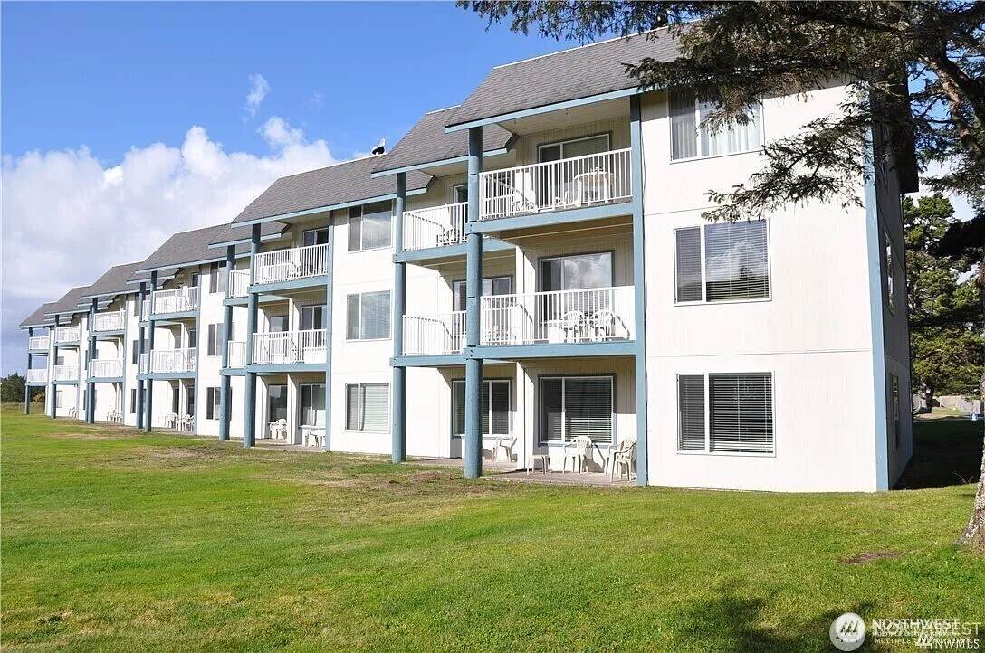 210 26TH Street - Photo 1