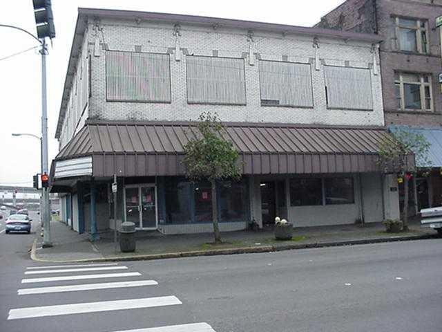 223 Wishkah St - Photo 1