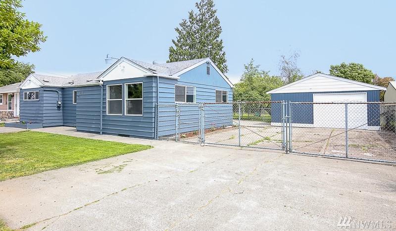 1411 47th Ave - Photo 1