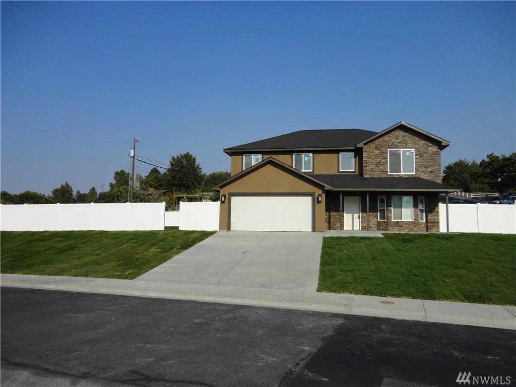 1913 Beaumont Dr - Photo 1