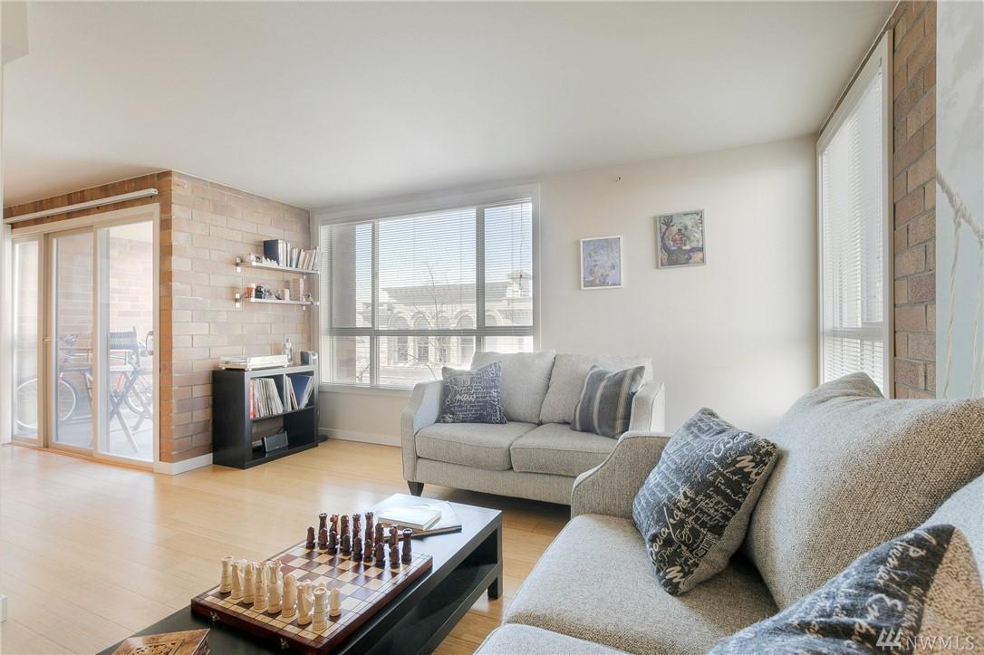 905 Cherry St - Photo 1