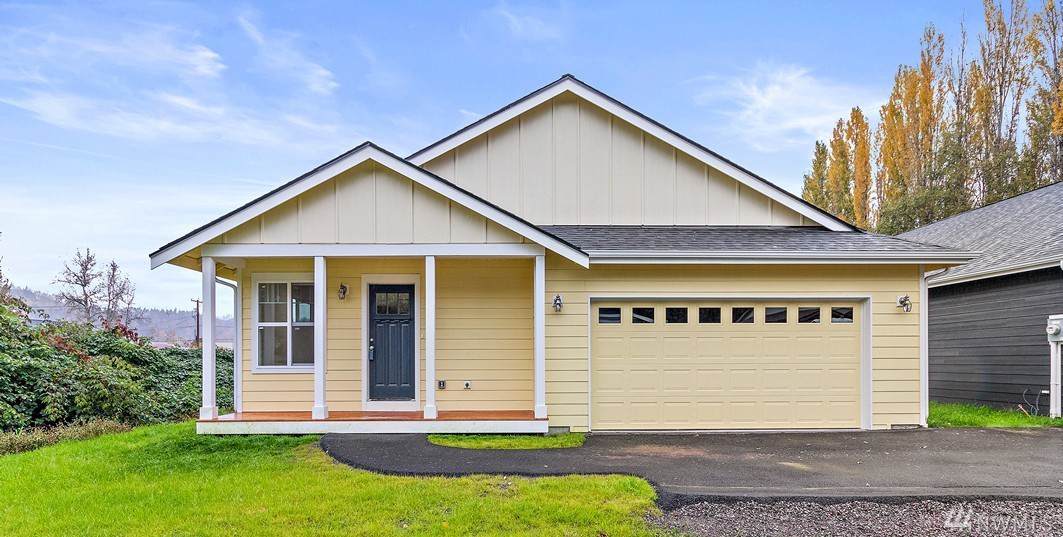 363 10th Ave - Photo 1