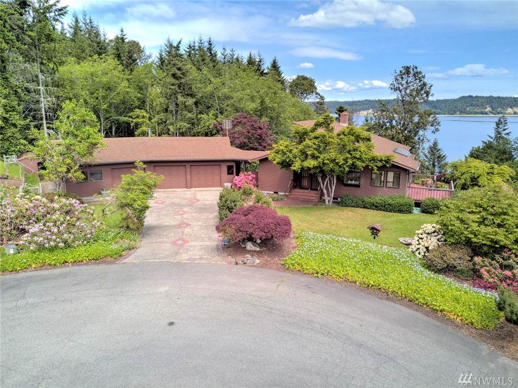 220 Smith Cove Wy - Photo 1