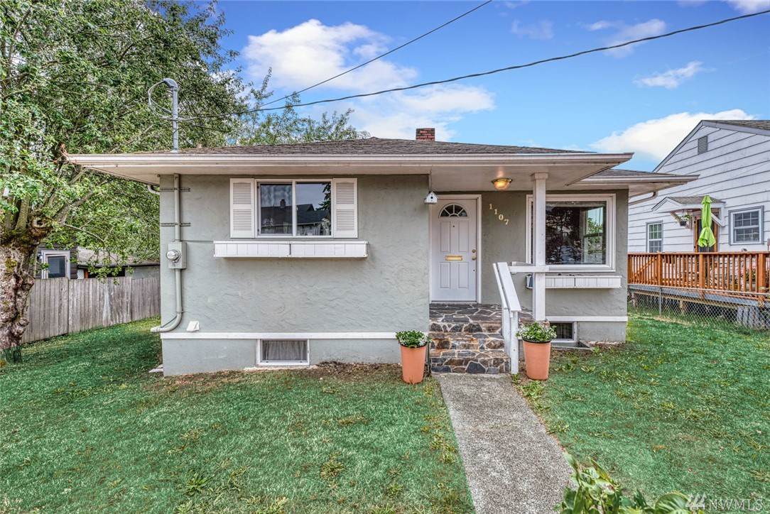 1107 Olympic Ave - Photo 1