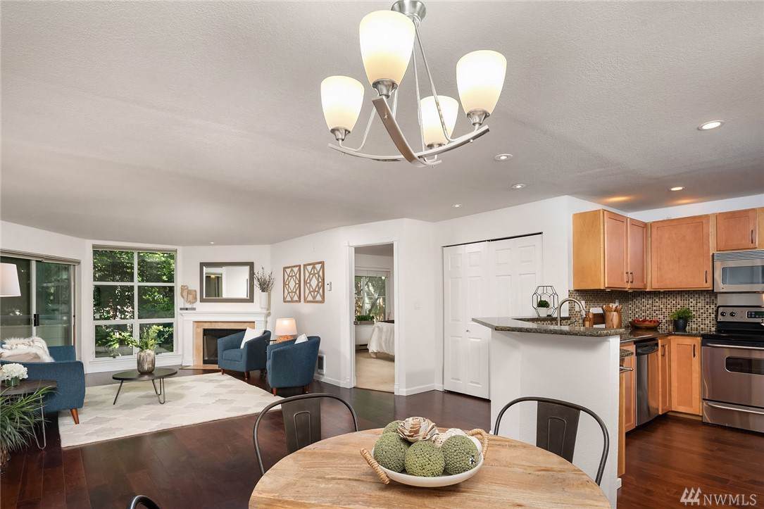 424 102nd Ave - Photo 1
