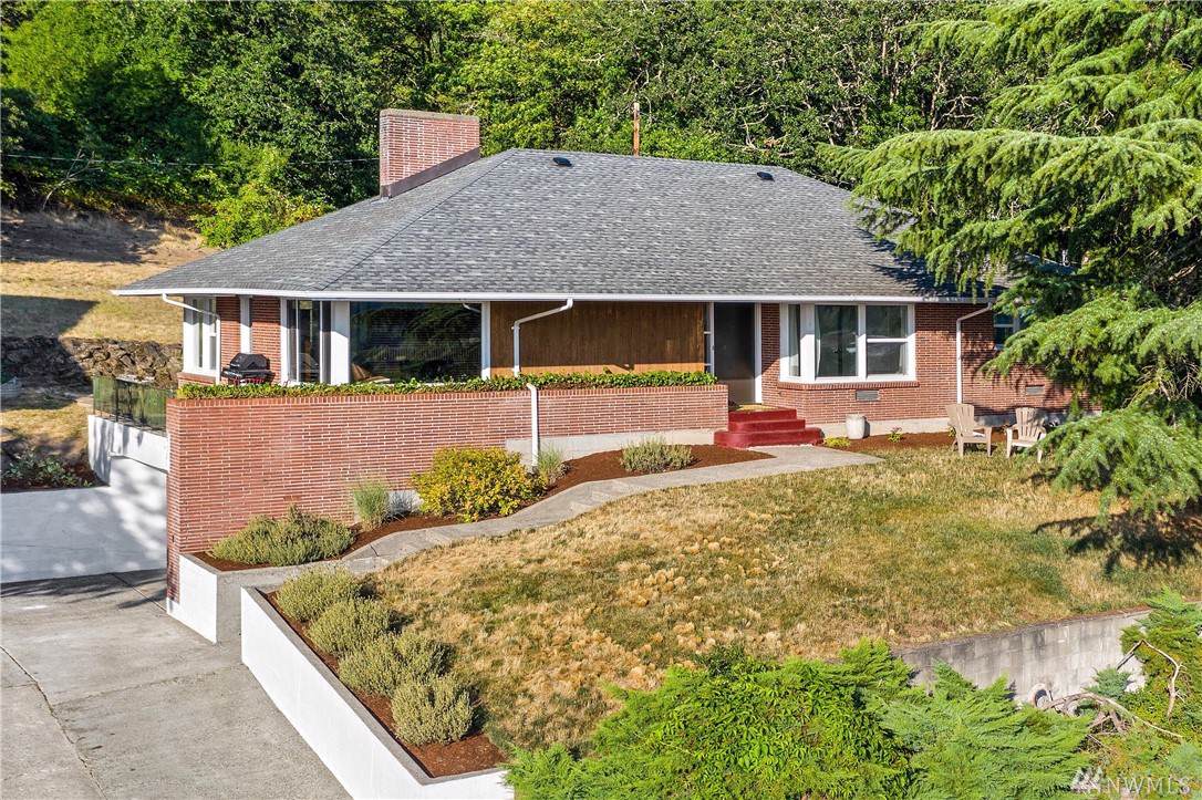 238 Adams Ave - Photo 1