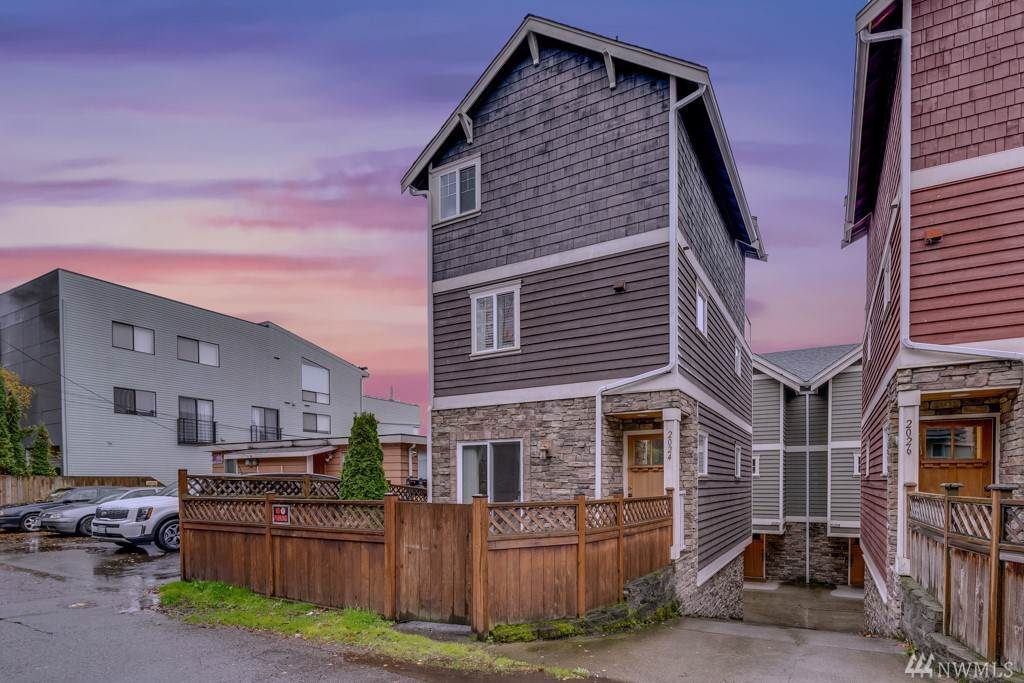 2024 Eastlake Ave - Photo 1