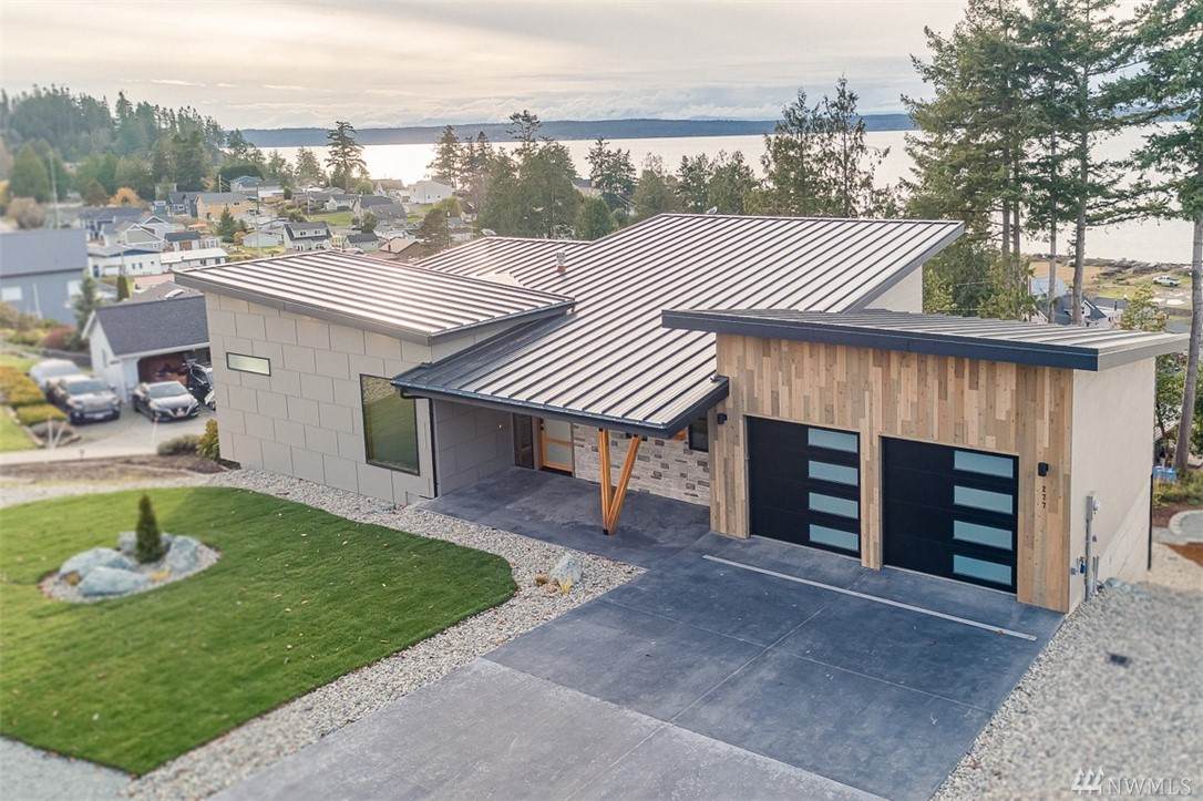 277 Henning Dr - Photo 1