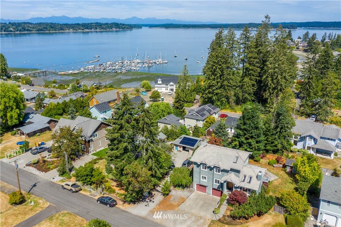442 72nd Way - Photo 1