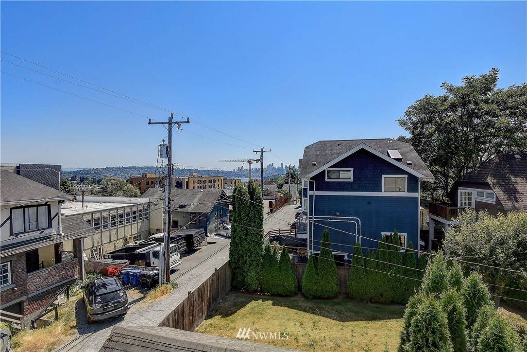 4028 Linden Avenue - Photo 1