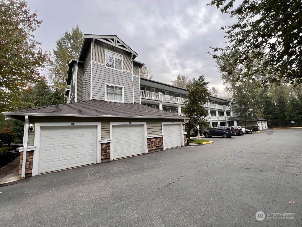 12712 Admiralty Way - Photo 1