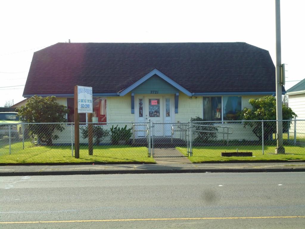 2721 Simpson Ave - Photo 1