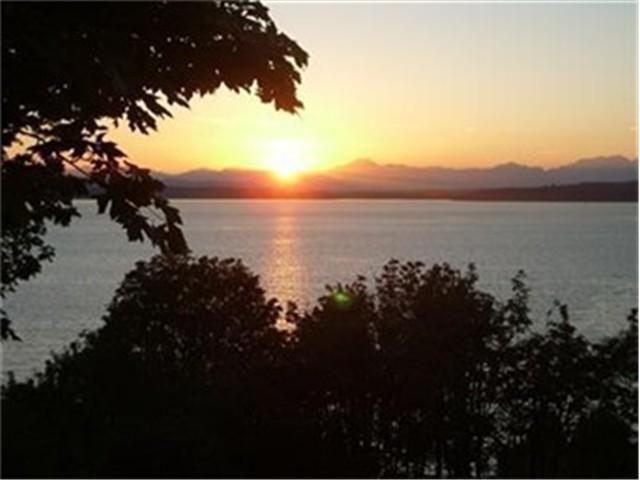 5426 Beach Dr - Photo 1