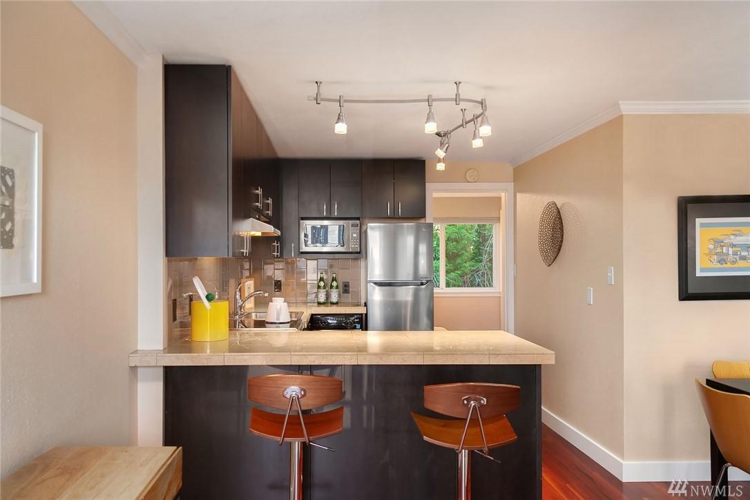 752 Bellevue Ave - Photo 1