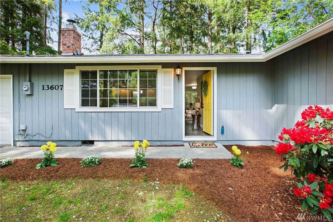 13607 136th St Ct - Photo 1