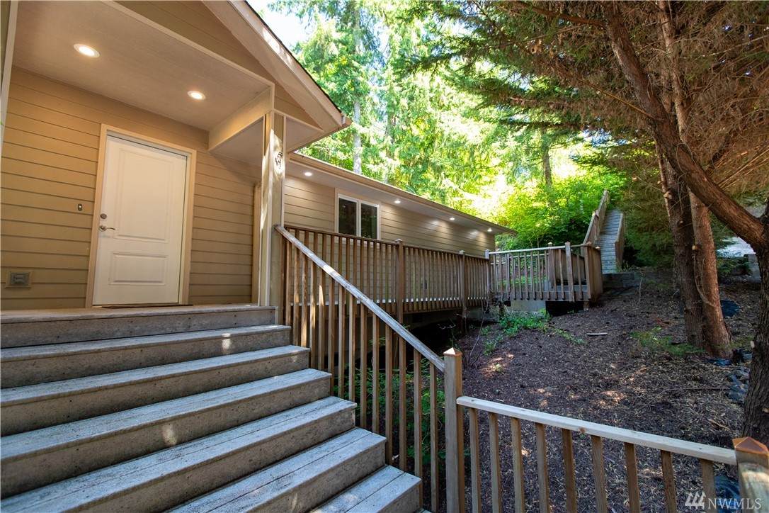 301 Canyon Drive - Photo 1