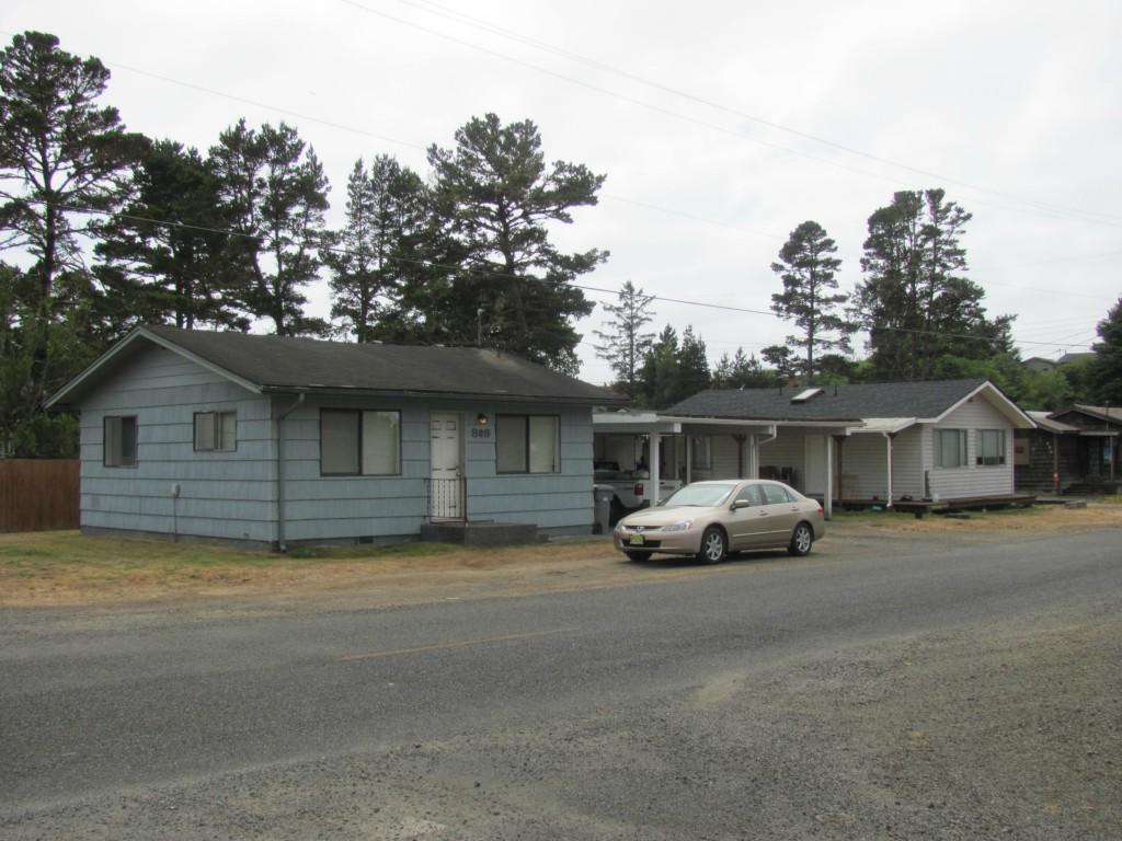 809 Veterans Ave - Photo 1