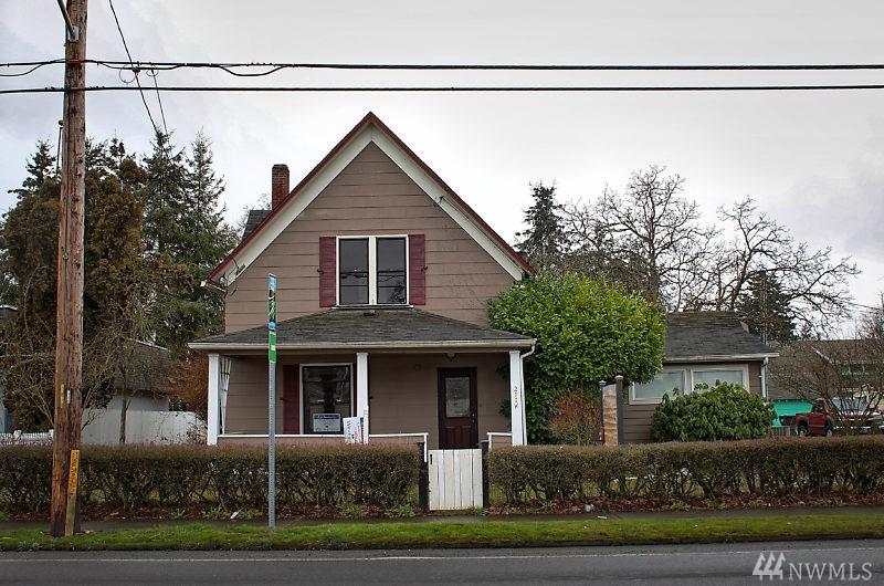 211 Yelm Ave - Photo 1